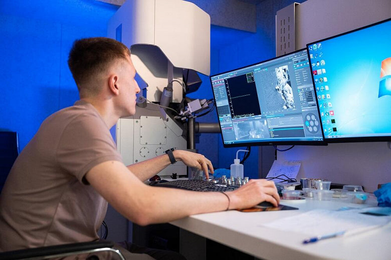 Scientists have researched a technology that could reduce the cost of producing high-strength materials for aircraft construction.
