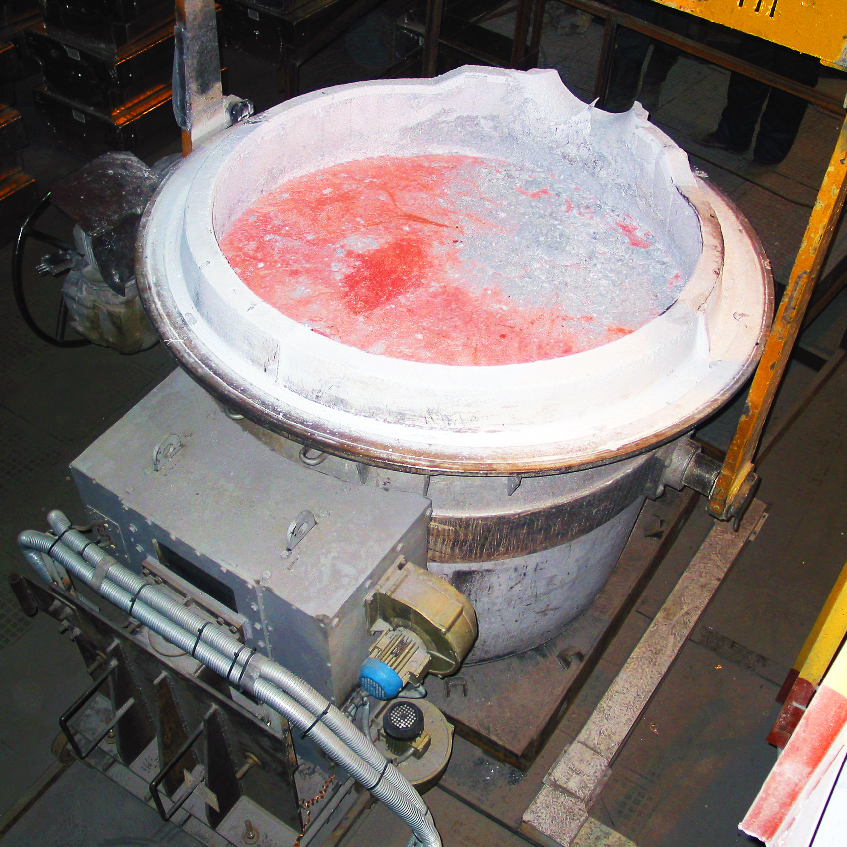 MHD ladle stirring