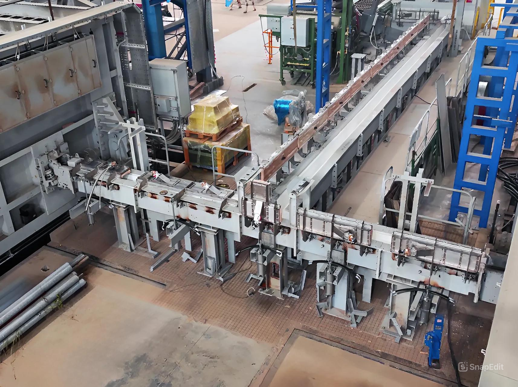 Gas-fired casting launder